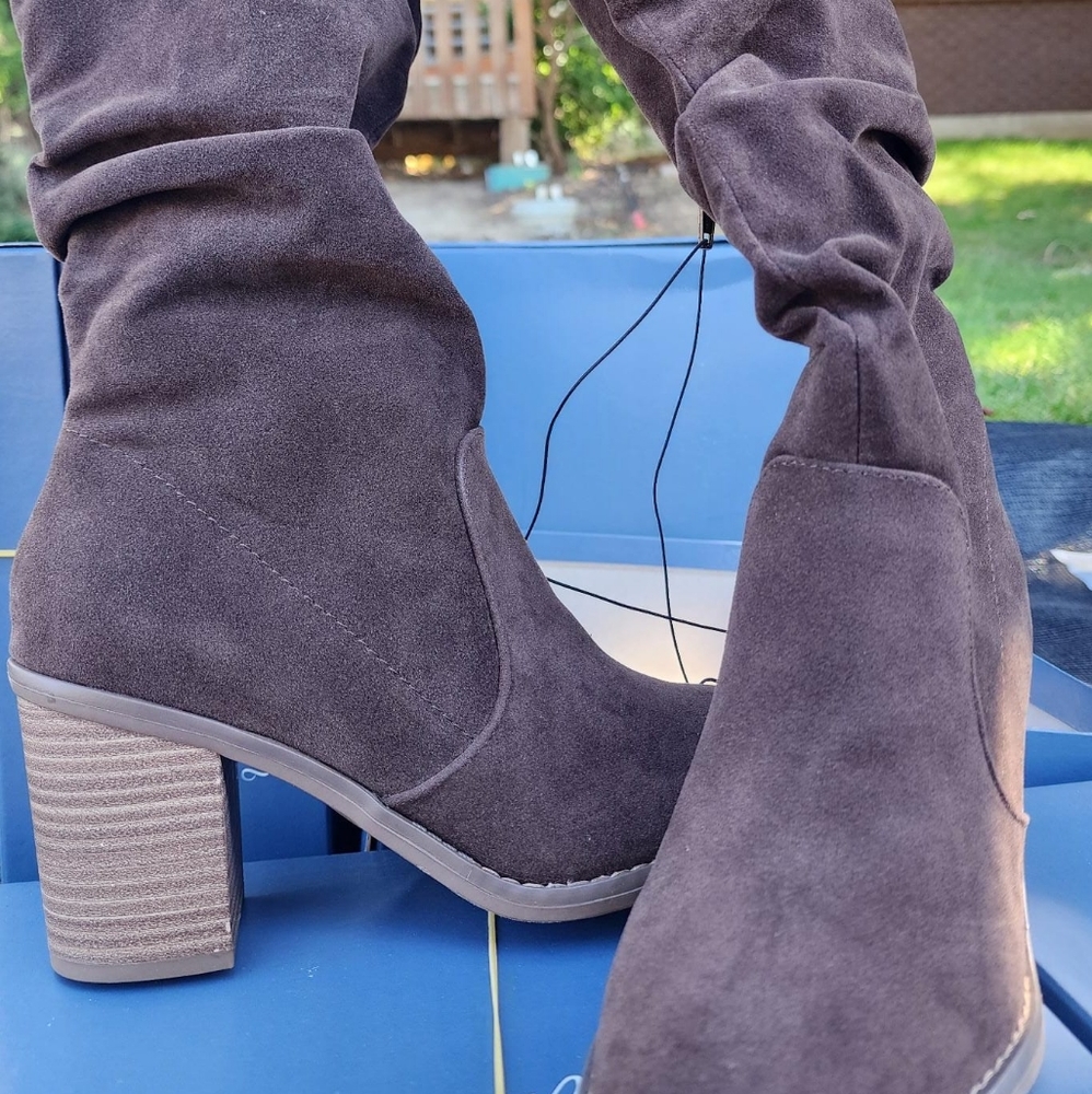 Womans Harlan tall boots- universal thread size 8 - Picture 9 of 11